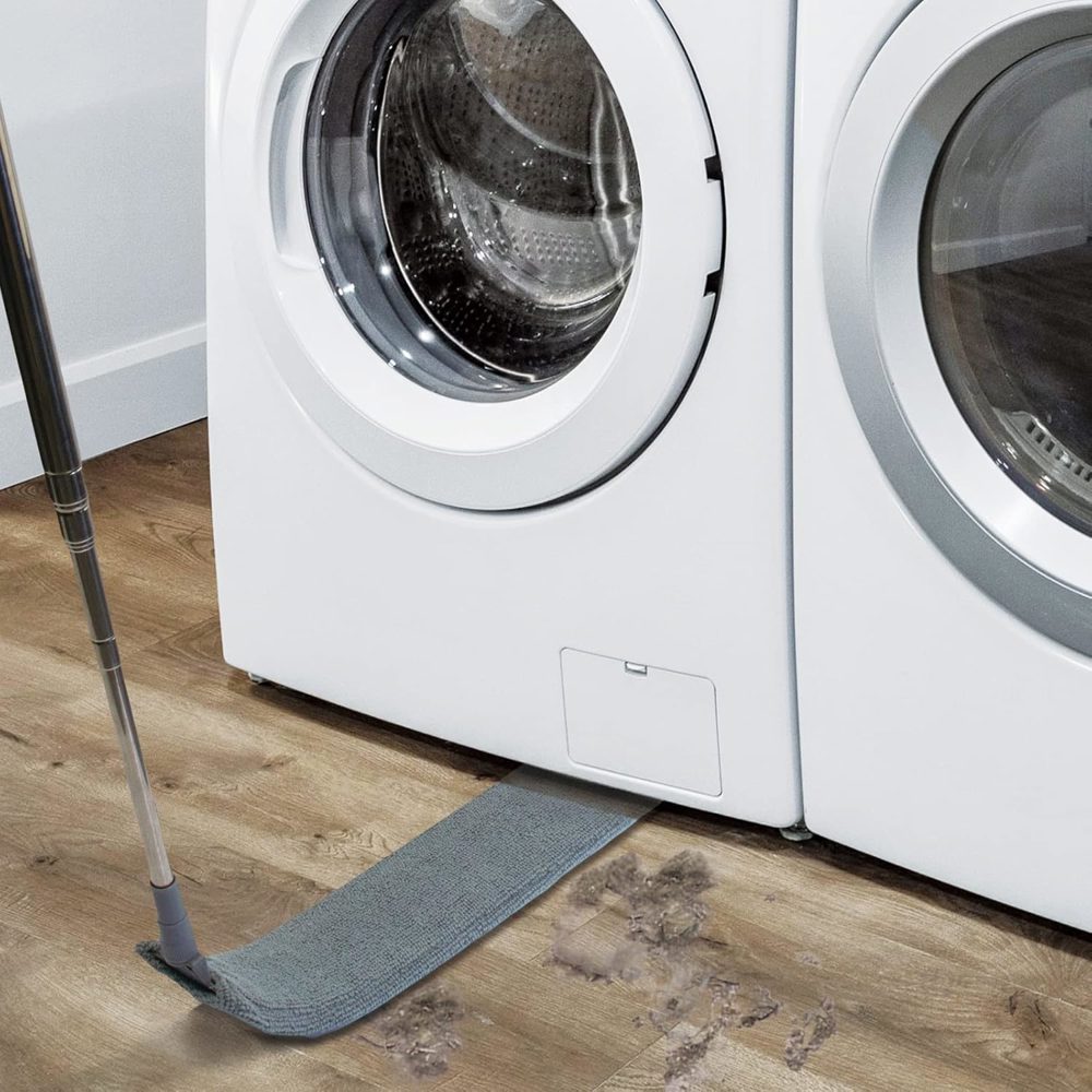 Retractable Gap Duster with Extension Pole and Microfiber Cloths